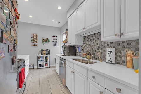 Tiny photo for 4615 S Michigan Avenue #2N, Chicago, IL 60653 (MLS # 12738910)