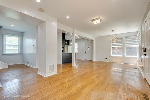 Tiny photo for 10933 S Avenue F, Chicago, IL 60617 (MLS # 12655310)