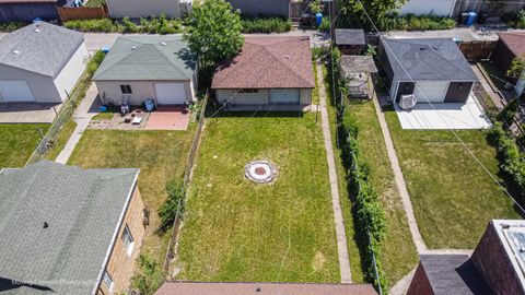 Tiny photo for 10933 S Avenue F, Chicago, IL 60617 (MLS # 12655310)