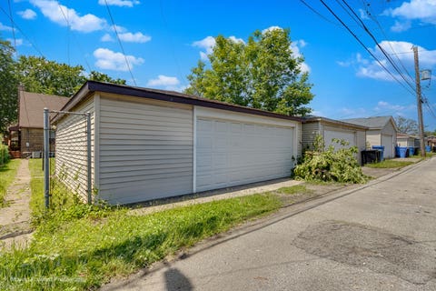 Tiny photo for 10933 S Avenue F, Chicago, IL 60617 (MLS # 12655310)