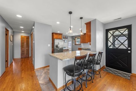 Tiny photo for 521 Lindley Avenue, Westmont, IL 60559 (MLS # 12511536)