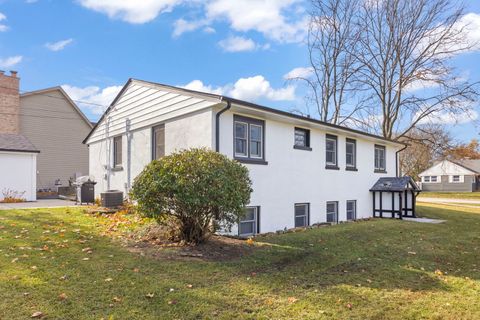 Tiny photo for 521 Lindley Avenue, Westmont, IL 60559 (MLS # 12511536)