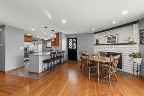 Tiny photo for 521 Lindley Avenue, Westmont, IL 60559 (MLS # 12511536)