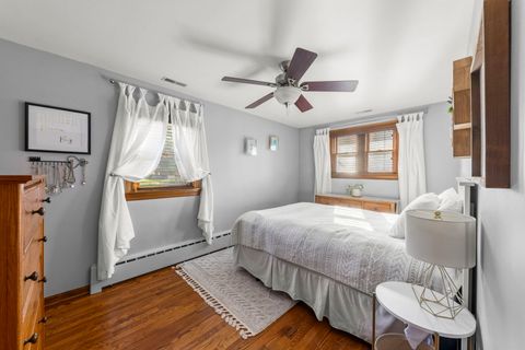 Tiny photo for 521 Lindley Avenue, Westmont, IL 60559 (MLS # 12511536)