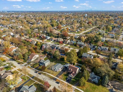 Tiny photo for 521 Lindley Avenue, Westmont, IL 60559 (MLS # 12511536)