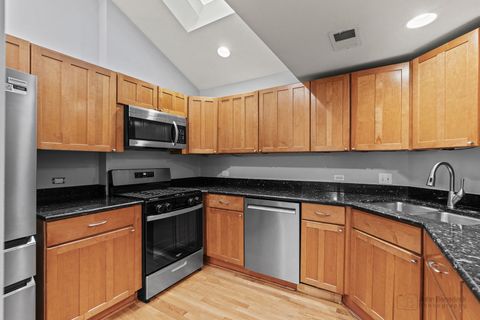 Tiny photo for 120 Chicago Avenue #A, Oak Park, IL 60302 (MLS # 12485358)