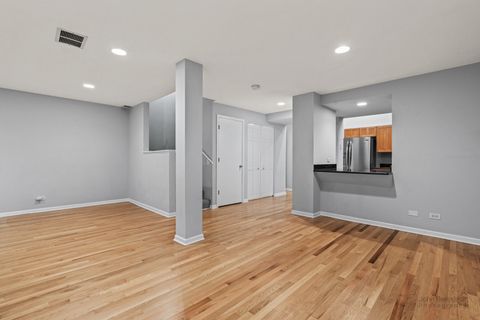 Tiny photo for 120 Chicago Avenue #A, Oak Park, IL 60302 (MLS # 12485358)