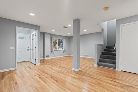 Tiny photo for 120 Chicago Avenue #A, Oak Park, IL 60302 (MLS # 12485358)
