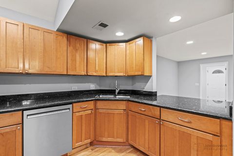 Tiny photo for 120 Chicago Avenue #A, Oak Park, IL 60302 (MLS # 12485358)