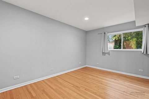 Tiny photo for 120 Chicago Avenue #A, Oak Park, IL 60302 (MLS # 12485358)