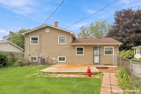 Tiny photo for 637 N Greenview Avenue, Mundelein, IL 60060 (MLS # 12766893)