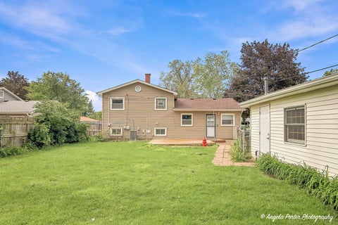 Tiny photo for 637 N Greenview Avenue, Mundelein, IL 60060 (MLS # 12766893)