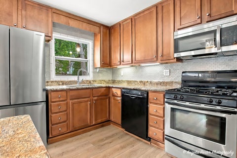 Tiny photo for 637 N Greenview Avenue, Mundelein, IL 60060 (MLS # 12766893)