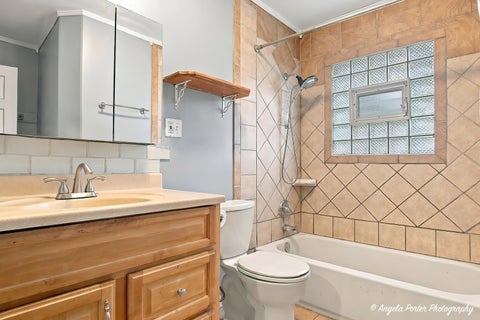 Tiny photo for 637 N Greenview Avenue, Mundelein, IL 60060 (MLS # 12766893)