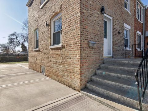 Tiny photo for 4208 Oak Street, Bellwood, IL 60104 (MLS # 12536521)