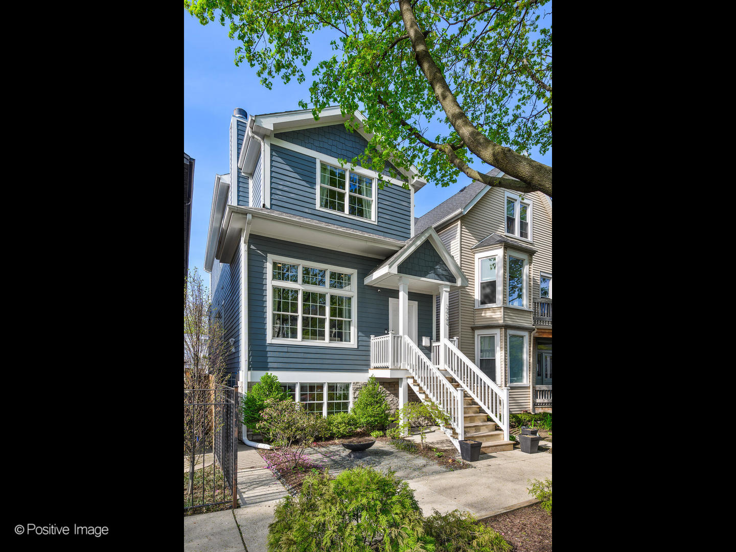 2420 W Belle Plaine Avenue