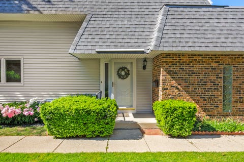 Tiny photo for 223 Pin Oak Drive #223, Wilmette, IL 60091 (MLS # 12662234)