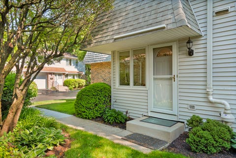 Tiny photo for 223 Pin Oak Drive #223, Wilmette, IL 60091 (MLS # 12662234)