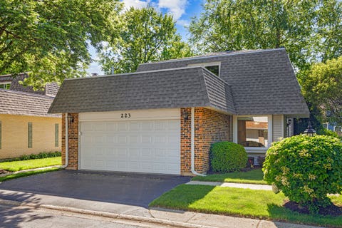 Tiny photo for 223 Pin Oak Drive #223, Wilmette, IL 60091 (MLS # 12662234)