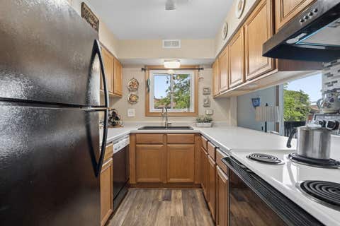 Tiny photo for 14003 James Drive #722, Crestwood, IL 60418 (MLS # 12701562)