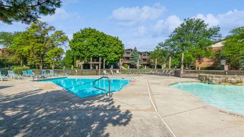 Tiny photo for 14003 James Drive #722, Crestwood, IL 60418 (MLS # 12701562)