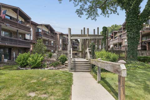 Photo of 14003 James Drive #722, Crestwood, IL 60418 (MLS # 12701562)