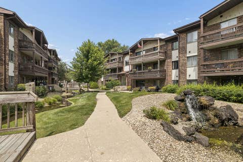 Tiny photo for 14003 James Drive #722, Crestwood, IL 60418 (MLS # 12701562)
