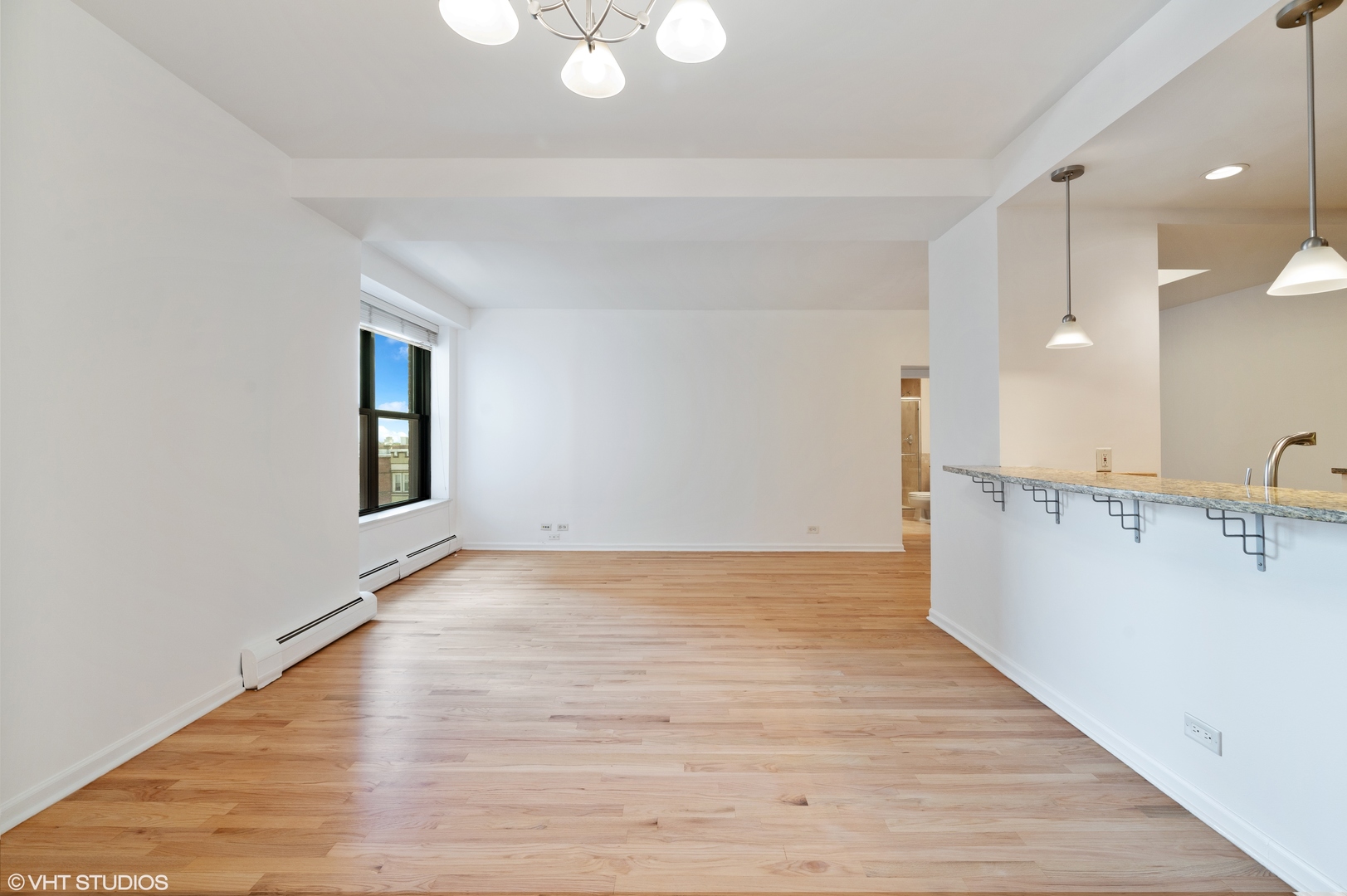 2100 N Lincoln Park West 6BN