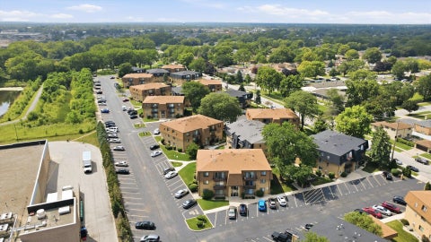 Tiny photo for 4827 W 109th Street #101, Oak Lawn, IL 60453 (MLS # 12720384)