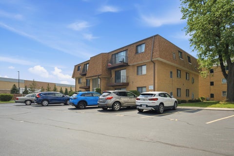 Tiny photo for 4827 W 109th Street #101, Oak Lawn, IL 60453 (MLS # 12720384)