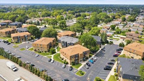 Tiny photo for 4827 W 109th Street #101, Oak Lawn, IL 60453 (MLS # 12720384)