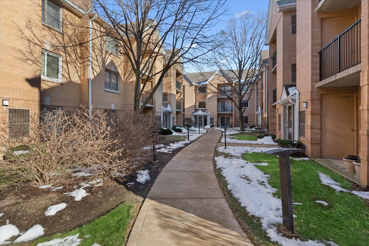 8710 W Evelyn Lane 106