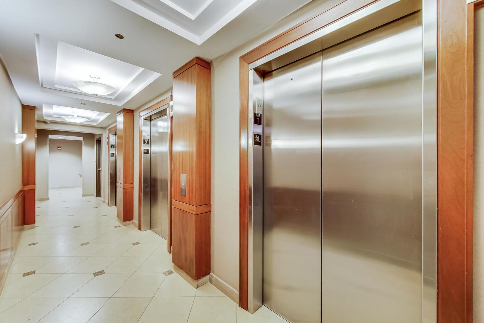 635 N Dearborn Street 2104