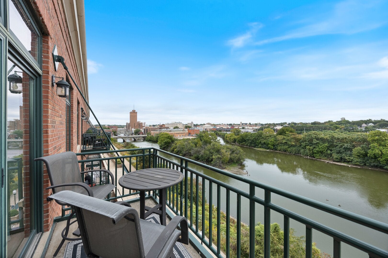 160 S River Street 409