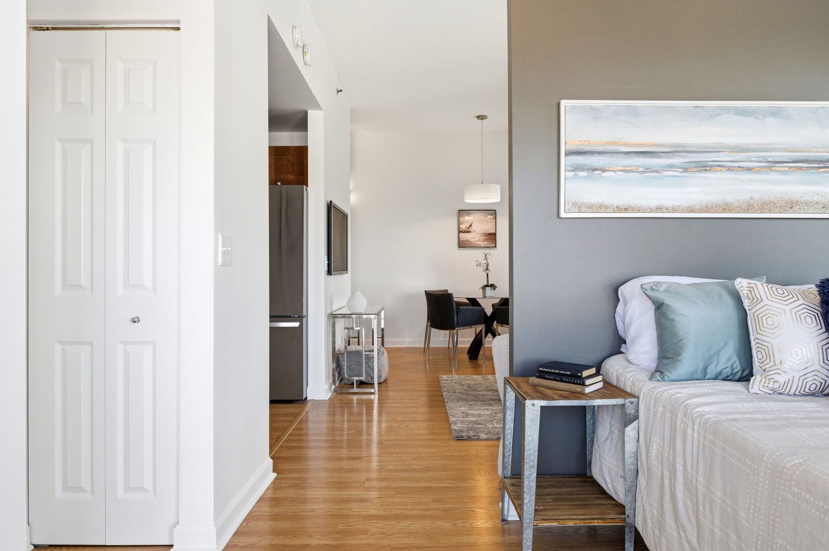 340 W Superior Street 1009