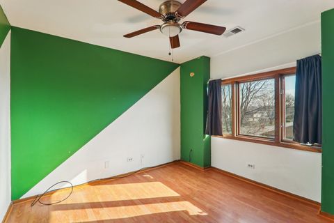 Tiny photo for 4735 W 105th Street #204, Oak Lawn, IL 60453 (MLS # 12604107)