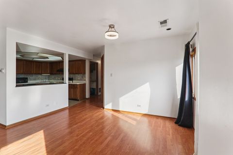 Tiny photo for 4735 W 105th Street #204, Oak Lawn, IL 60453 (MLS # 12604107)