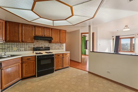 Tiny photo for 4735 W 105th Street #204, Oak Lawn, IL 60453 (MLS # 12604107)