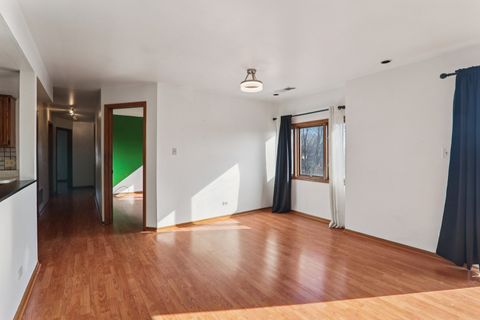 Tiny photo for 4735 W 105th Street #204, Oak Lawn, IL 60453 (MLS # 12604107)