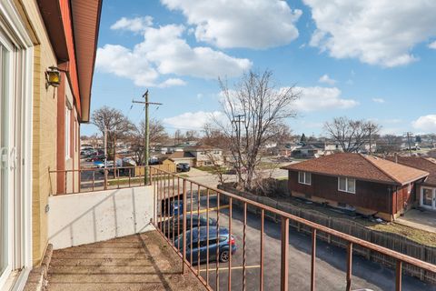 Tiny photo for 4735 W 105th Street #204, Oak Lawn, IL 60453 (MLS # 12604107)