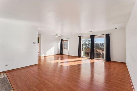 Tiny photo for 4735 W 105th Street #204, Oak Lawn, IL 60453 (MLS # 12604107)