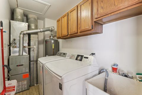 Tiny photo for 4735 W 105th Street #204, Oak Lawn, IL 60453 (MLS # 12604107)