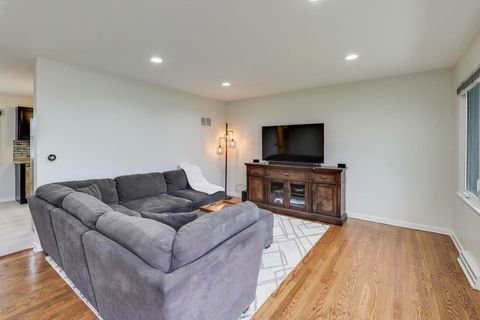 Tiny photo for 111 S Bobby Lane, Mount Prospect, IL 60056 (MLS # 12518799)
