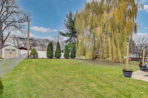 Tiny photo for 111 S Bobby Lane, Mount Prospect, IL 60056 (MLS # 12518799)