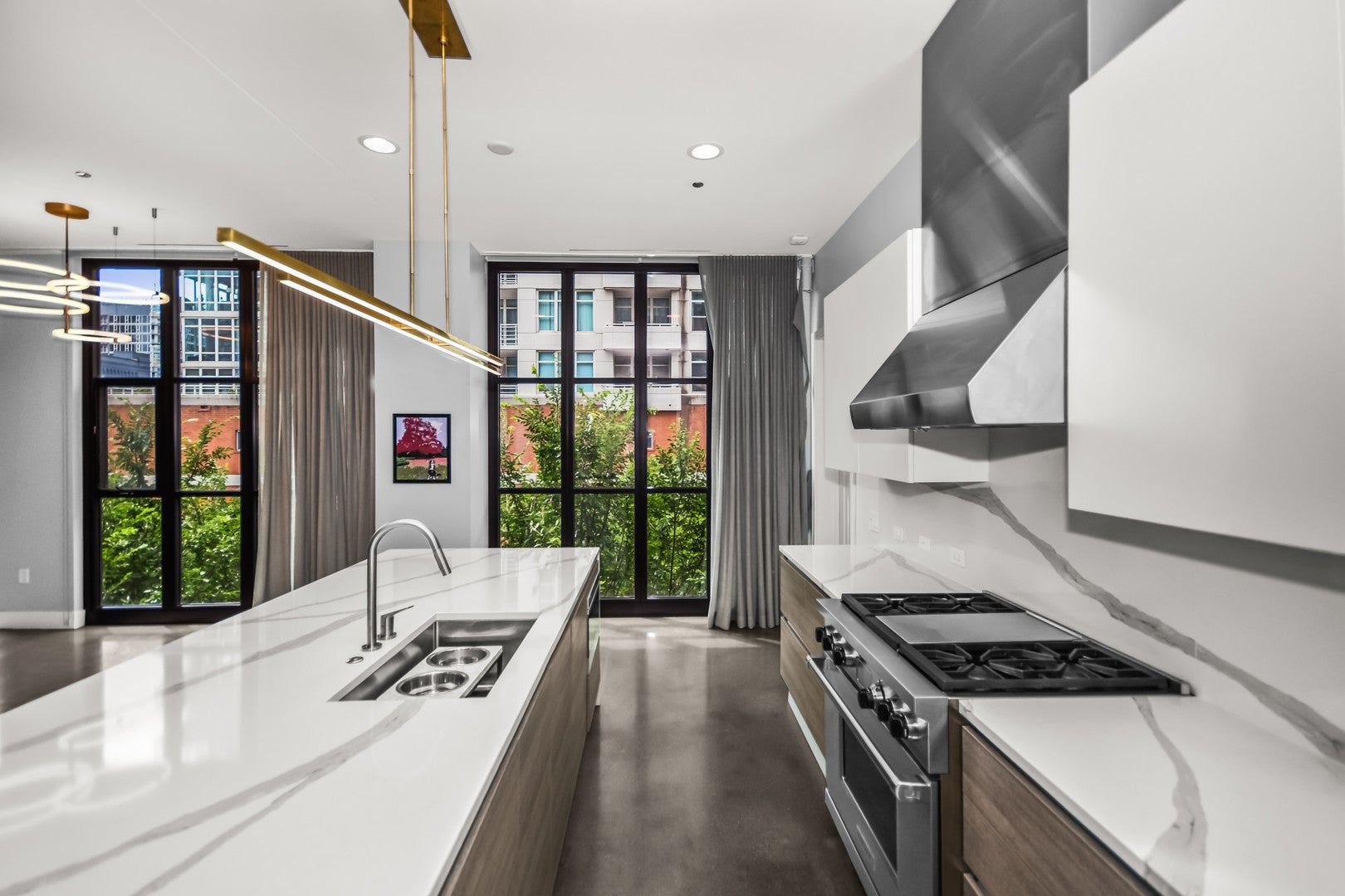 900 W Washington Boulevard 301