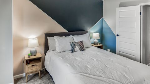 Tiny photo for 6300 N Sheridan Road #406, Chicago, IL 60660 (MLS # 12568572)