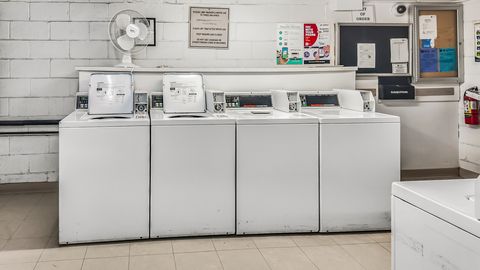 Tiny photo for 6300 N Sheridan Road #406, Chicago, IL 60660 (MLS # 12568572)