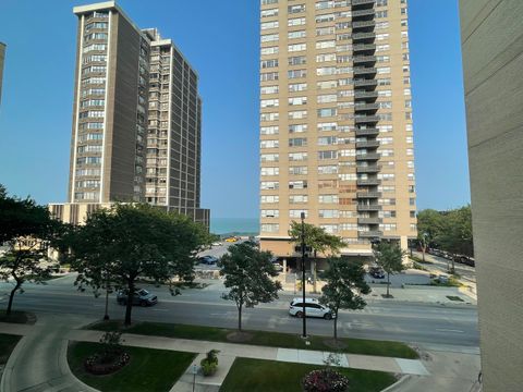 Tiny photo for 6300 N Sheridan Road #406, Chicago, IL 60660 (MLS # 12568572)