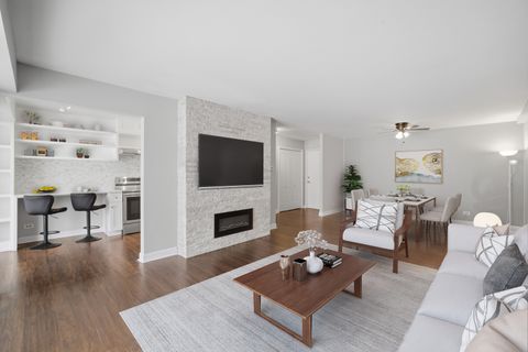 Tiny photo for 1103 S Hunt Club Drive #129, Mount Prospect, IL 60056 (MLS # 12594984)