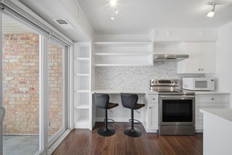 Tiny photo for 1103 S Hunt Club Drive #129, Mount Prospect, IL 60056 (MLS # 12594984)